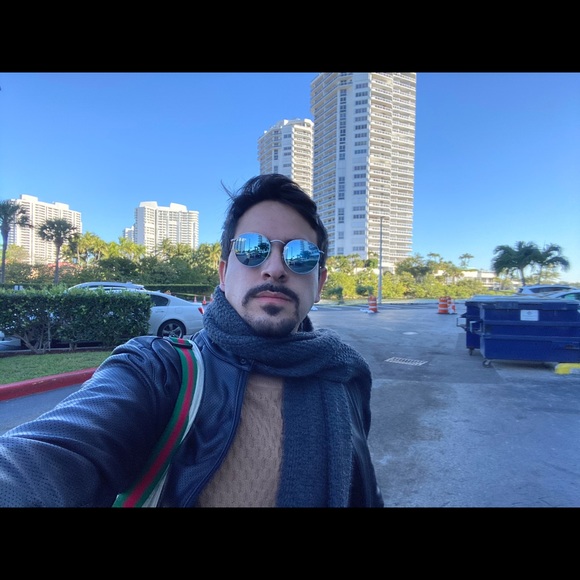 Meet your Posher, David - Picture 1 of 1